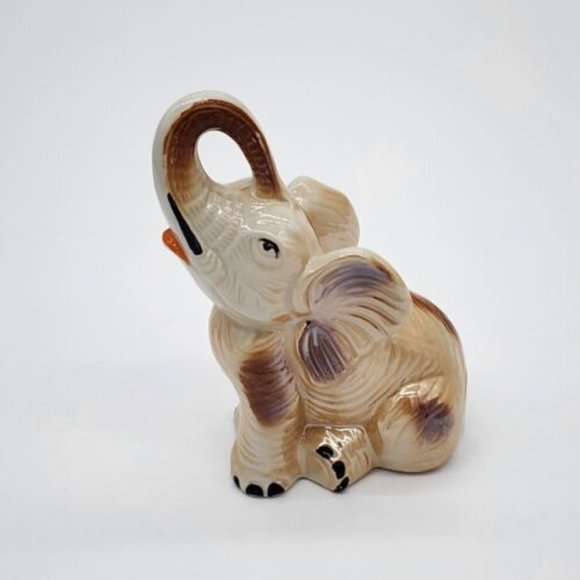 Vintage Brazilian Lusterware Elephant Figurine Seated Truck Up - Picture 1 of 7